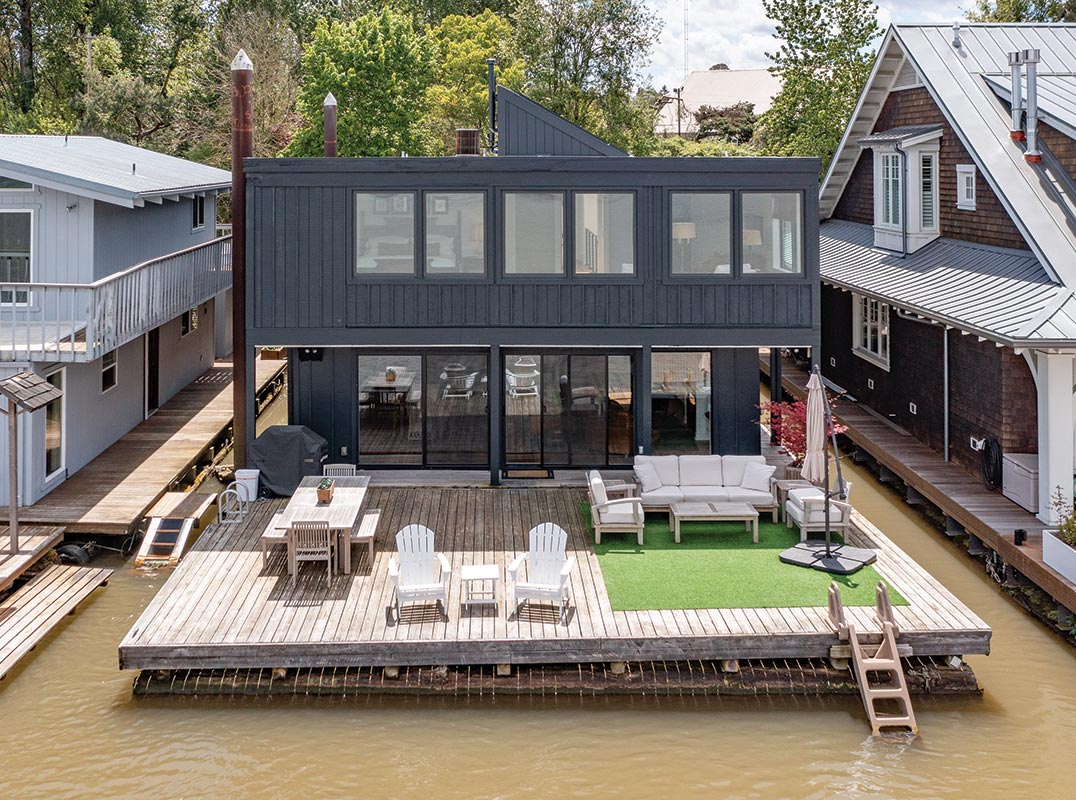 STUNNING FLOATING HOME AT OREGON YACHT CLUB